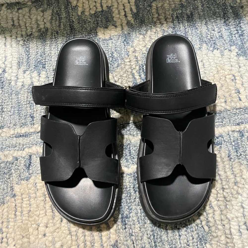 Wild Fable Black Cutout Slide Sandals